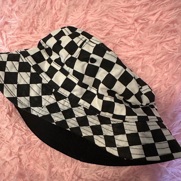 Checkered Print Bucket Hat - Picture 2 of 3